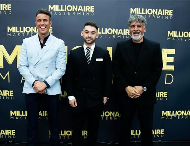 Tom pictured with a Dragons' Den investor at a business event